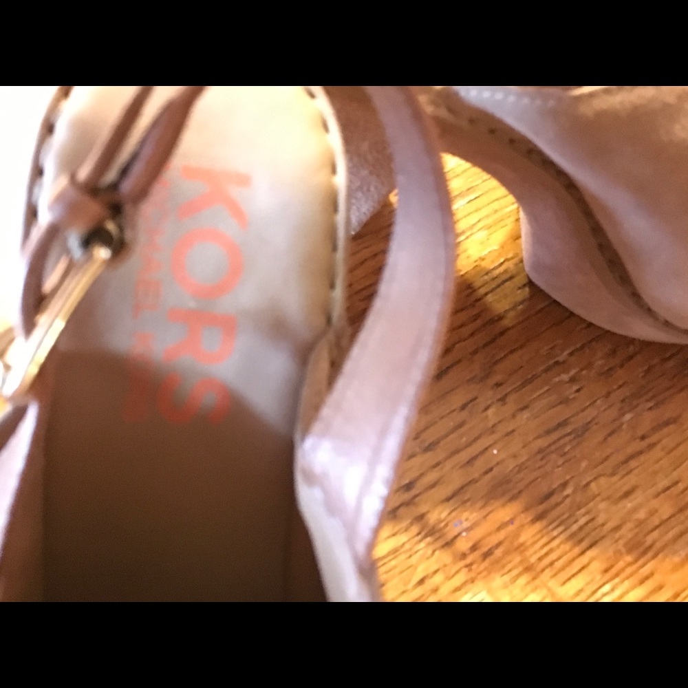 Shoes - Picture 4 of 6